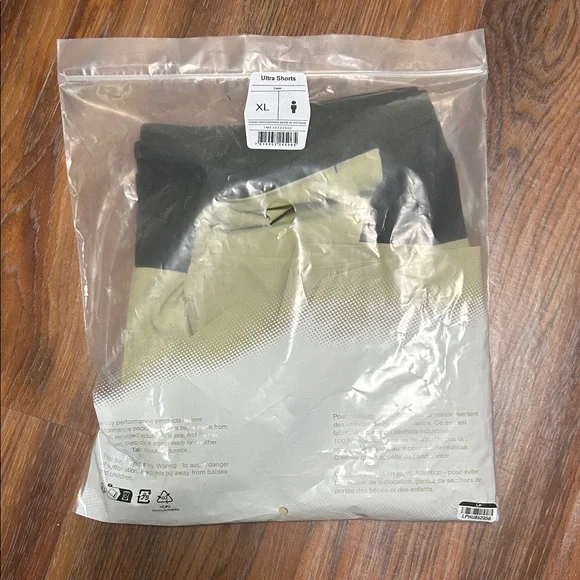 On Running Men’s Ultra Shorts XL NWT - Picture 3 of 4